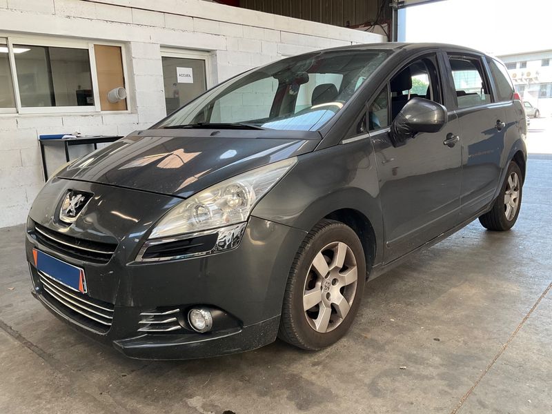 Peugeot 5008 1.6 HDi — 1/8