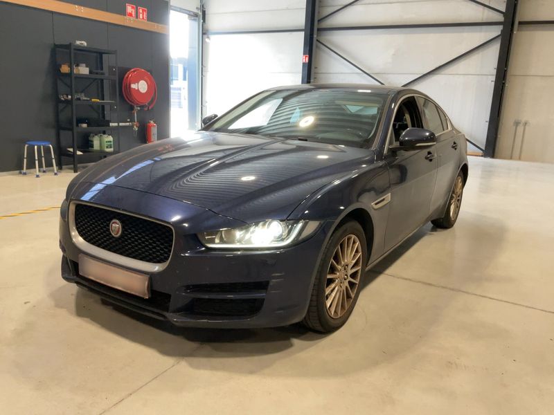 Jaguar XE 20d — 1/8