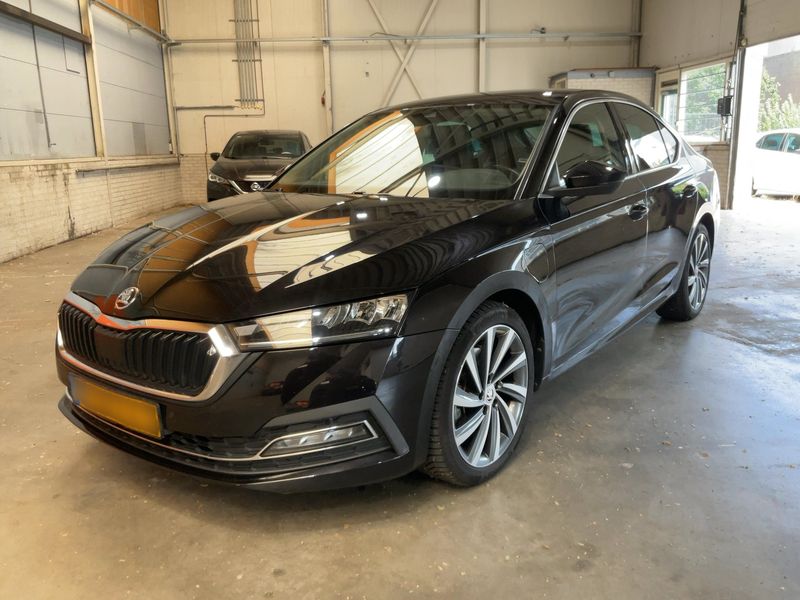 Skoda Octavia 1.4 TSI iV — 1/8