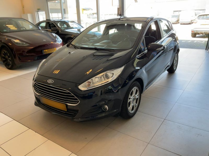 Ford Fiesta 1.5 TDCi — фото 1