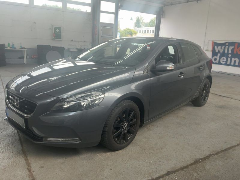 Volvo V40 1.6 T3 — 1/8