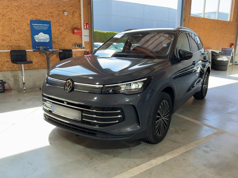 Volkswagen Tiguan 2.0 TDI — 1/8