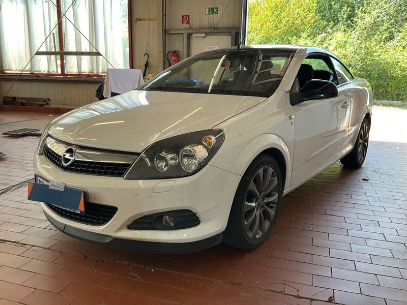 Opel Astra 1.8 — 1/8