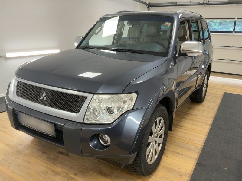 Mitsubishi Pajero 3.2 DI-D — 1/8