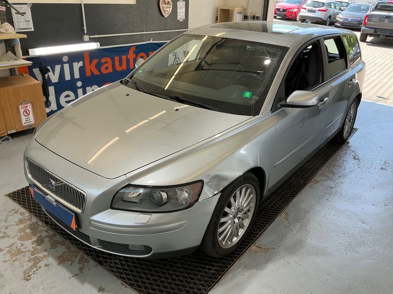 Volvo V50 2.5 T5 — 1/8