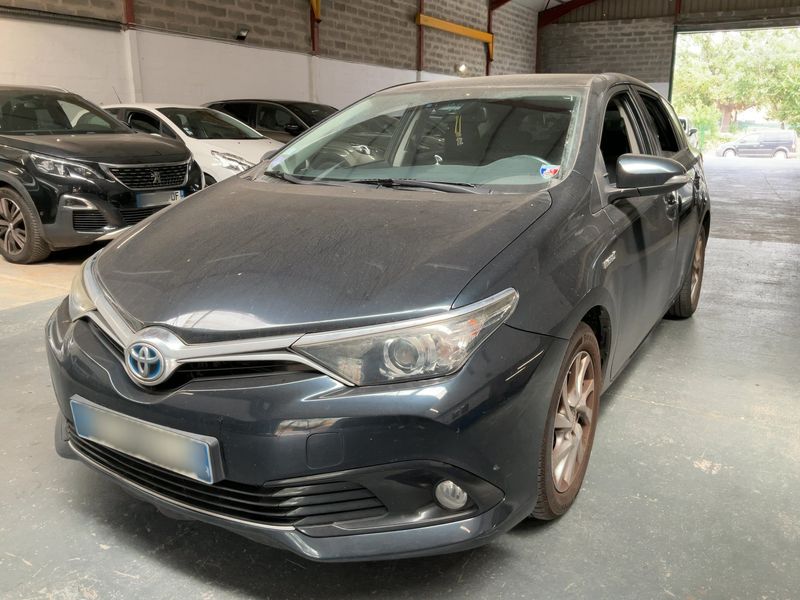 Toyota Auris 1.8 Hybrid — 1/8