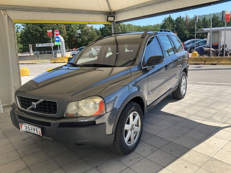 Volvo XC90 2.4 D5 — 1/8