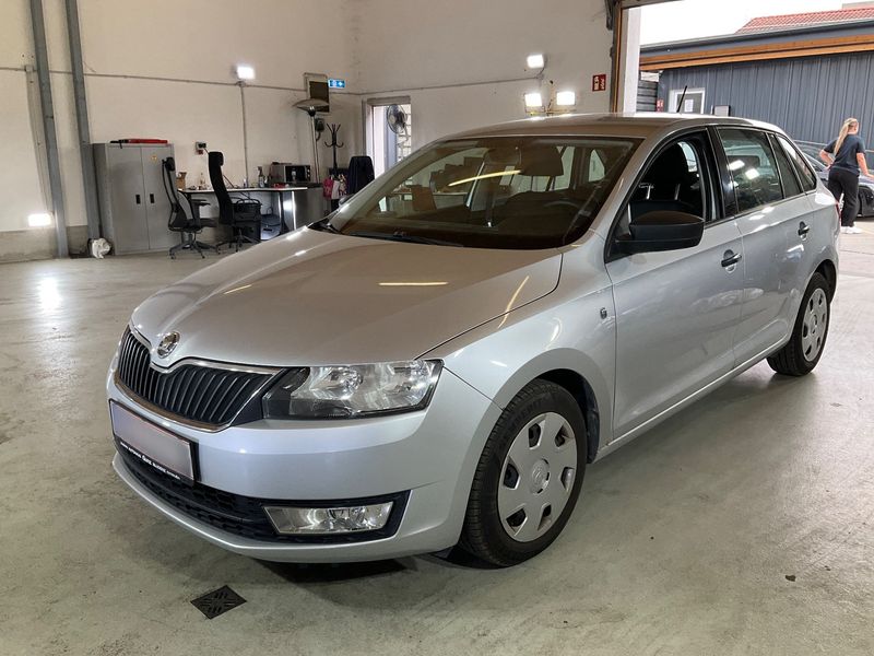Skoda Rapid Spaceback 1.2 TSI — 1/8