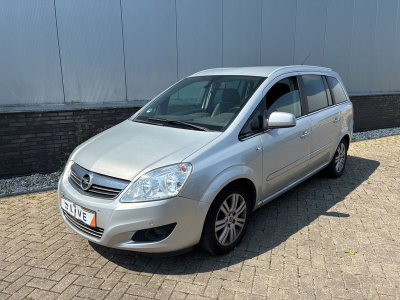 Opel Zafira 1.8 — фото 1