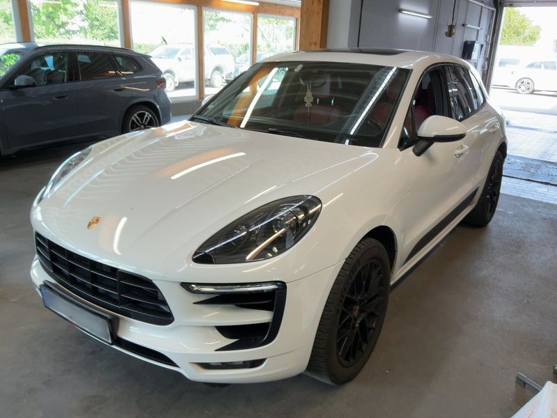 Porsche Macan GTS — 1/8
