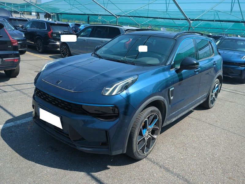 Lynk & Co 01 1.5 Plug-in Hybrid — 1/8