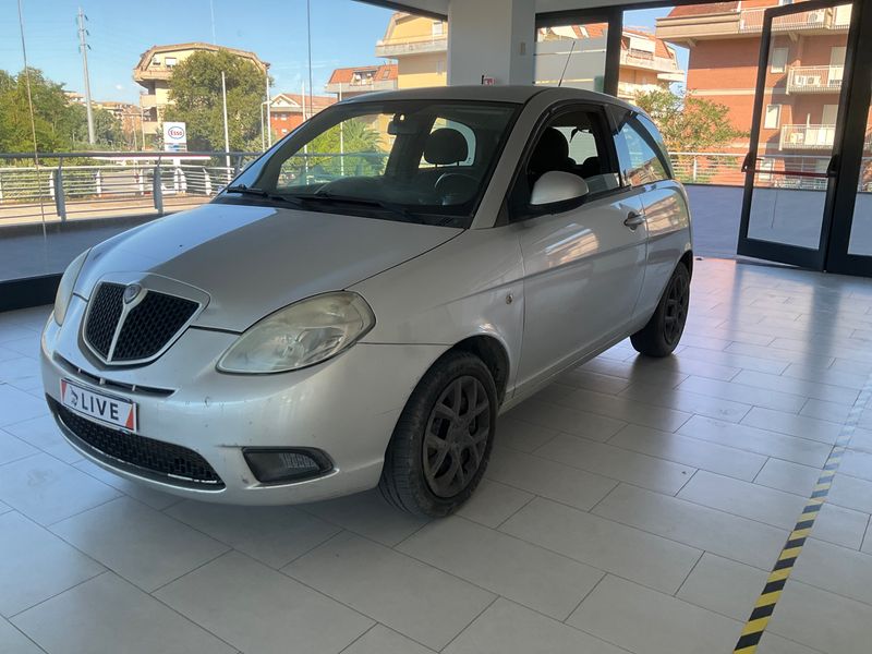 Lancia Ypsilon 1.2 — 1/8