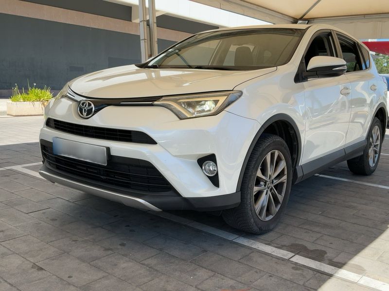 Toyota RAV 4 2.0 D-4D — 1/8