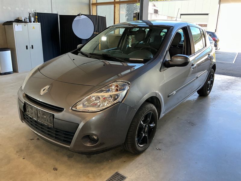 Renault Clio 1.2 — фото 1
