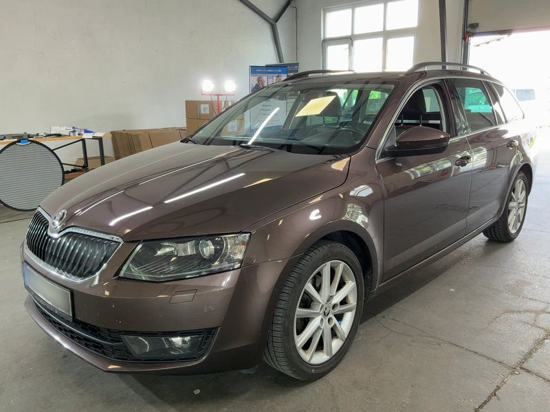 Skoda Octavia 2.0 TDI — 1/8