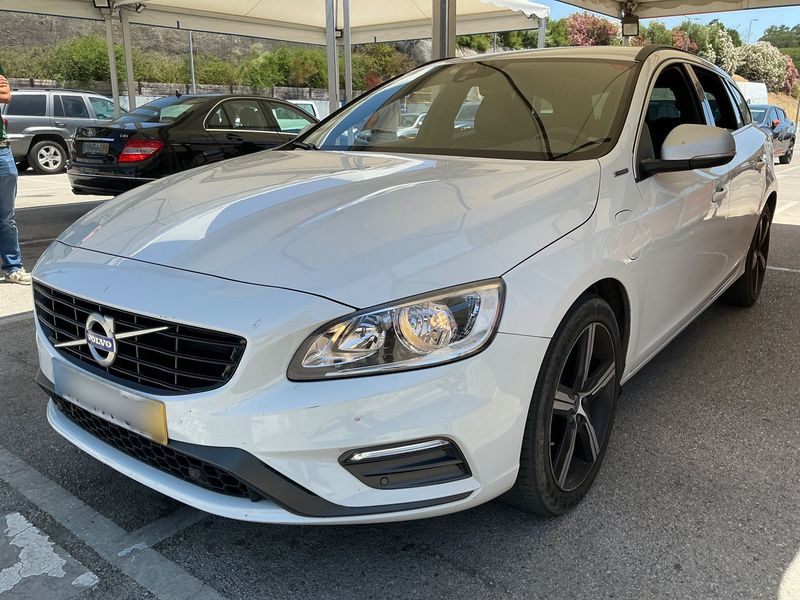 Volvo V60 2.4 D6 Plug-in Hybrid — 1/8