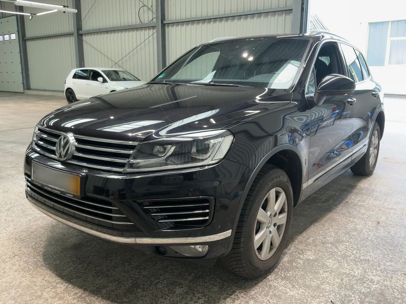 Volkswagen Touareg 3.0 V6 TDI — 1/8