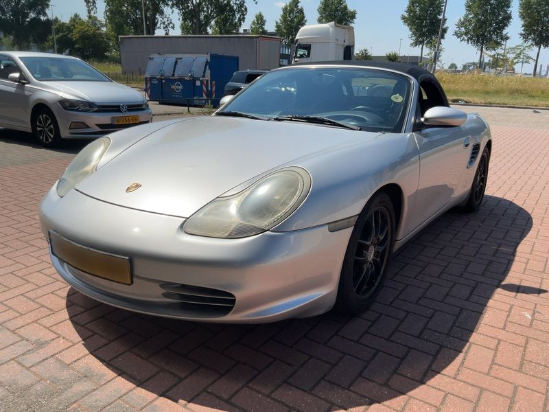 Porsche Boxster 2.7 — 1/8