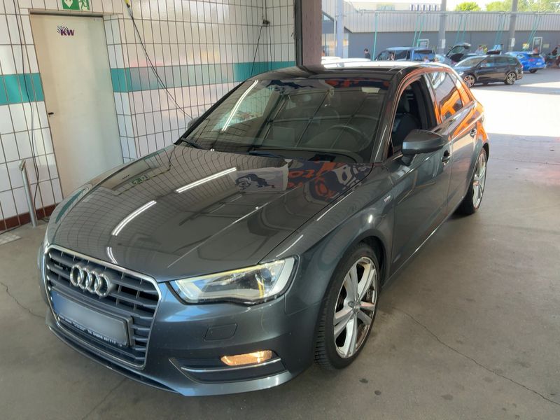Audi A3 Sportback 2.0 TDI — 1/8