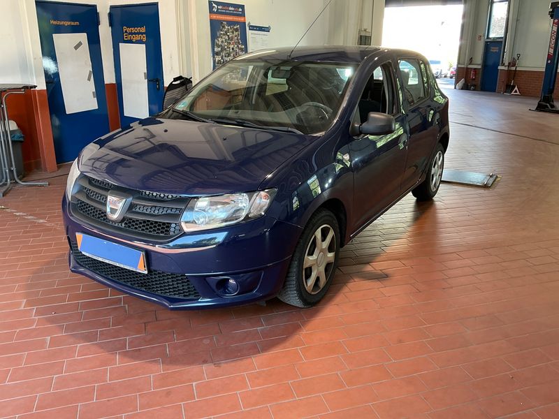 Dacia Sandero 1.2 — 1/8