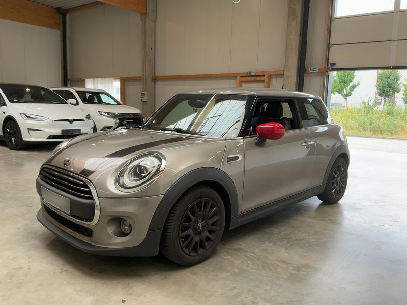 MINI MINI One — 1/8