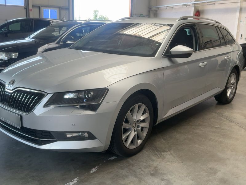 Skoda Superb 2.0 TDI — 1/8