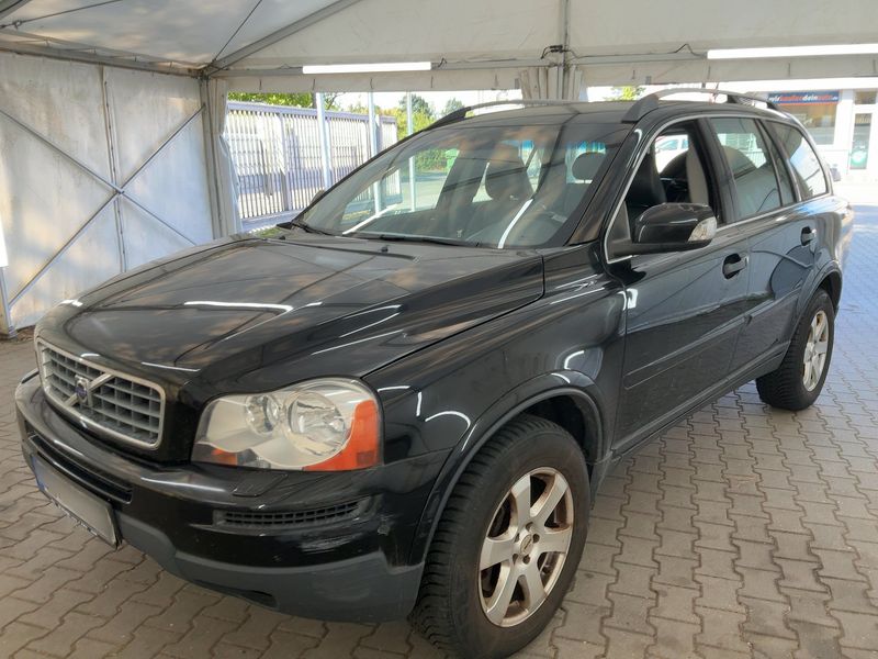 Volvo XC90 2.4 D5 — 1/8