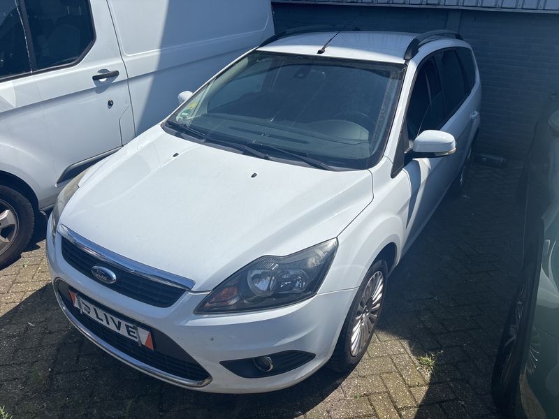 Ford Focus 1.6 — 1/8