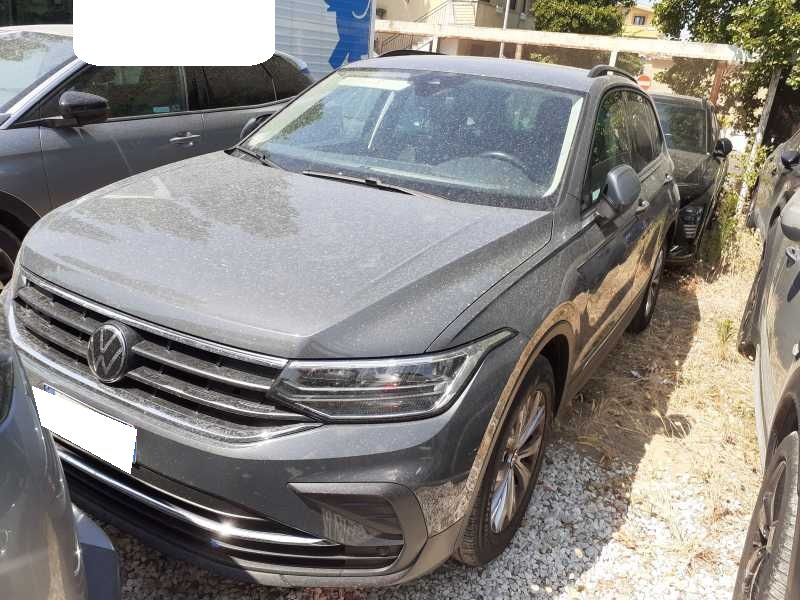 Volkswagen Tiguan 2.0 TDI — 1/8