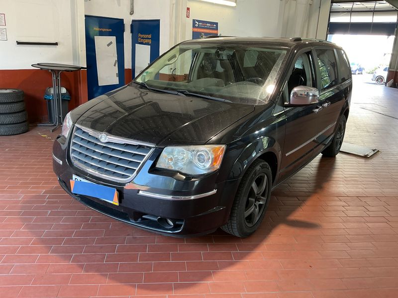 Chrysler Grand Voyager 2.8 CRD — 1/8