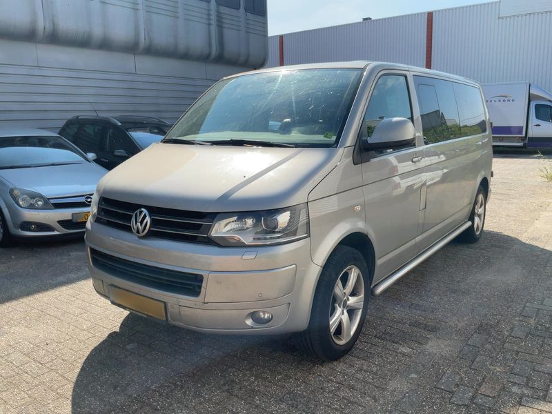 Volkswagen T5 Caravelle 2.0 TDI — 1/8