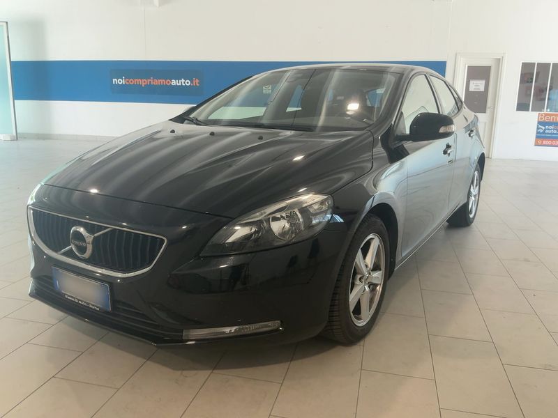 Volvo V40 2.0 D2 — 1/8