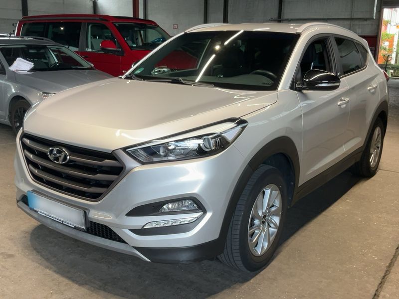 Hyundai Tucson 1.6 — 1/8