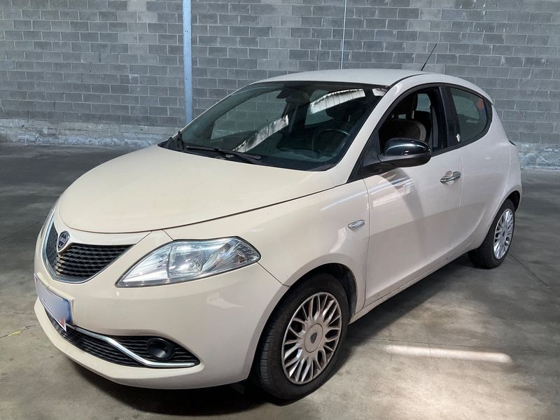 Lancia Ypsilon 1.2 GPL — 1/8