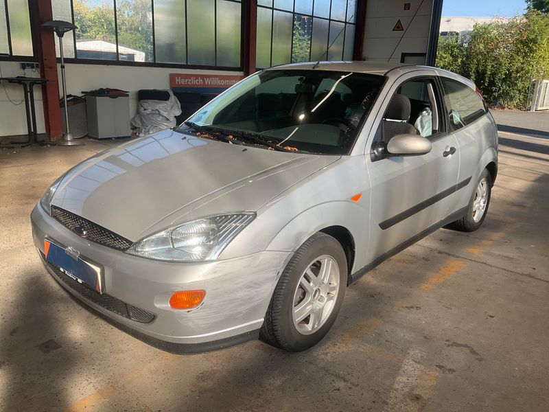 Ford Focus 1.6 — 1/8