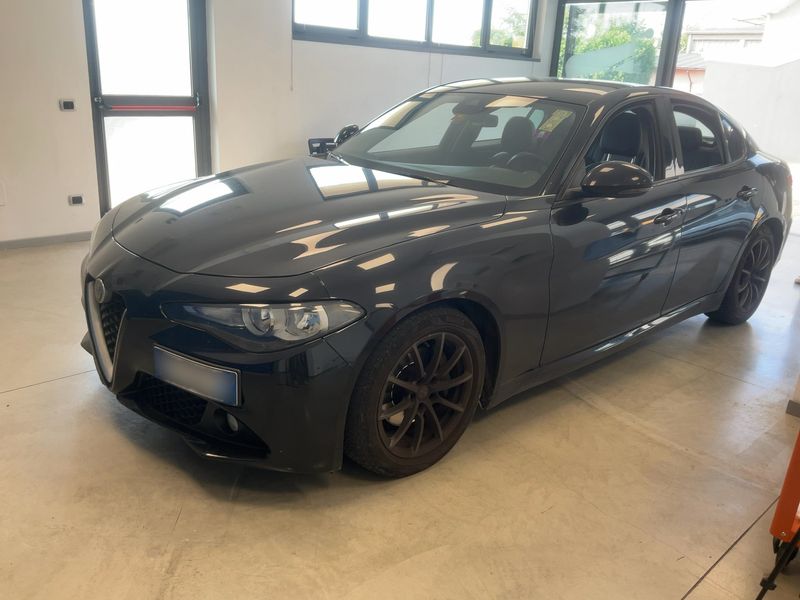 Alfa Romeo Giulia 2.2 JTDM — 1/8