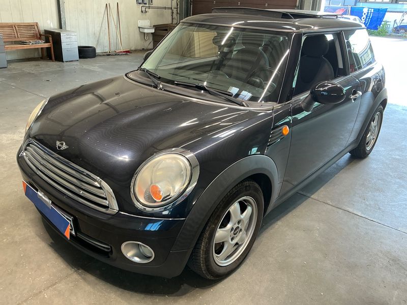 MINI MINI One — 1/8