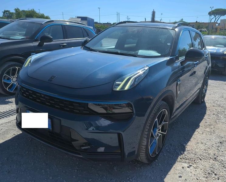 Lynk & Co 01 1.5 Plug-in Hybrid — 1/8