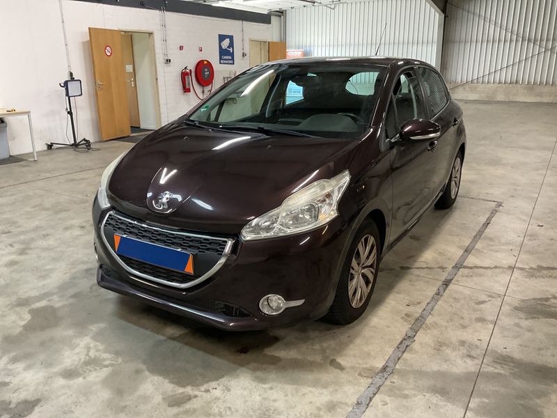 Peugeot 208 1.2 VTi — 1/8