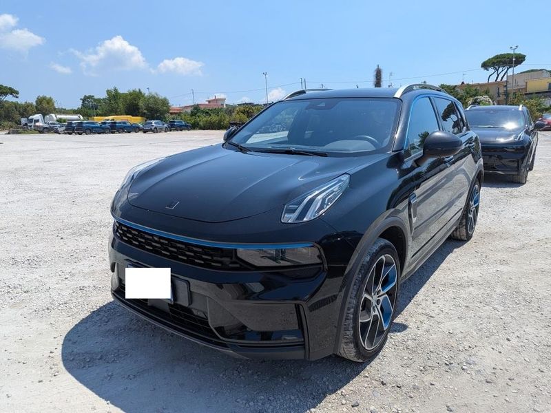 Lynk & Co 01 1.5 Plug-in Hybrid — 1/8