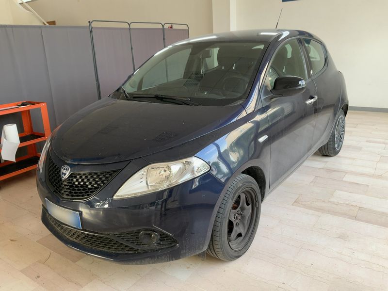Lancia Ypsilon 1.2 GPL — фото 1