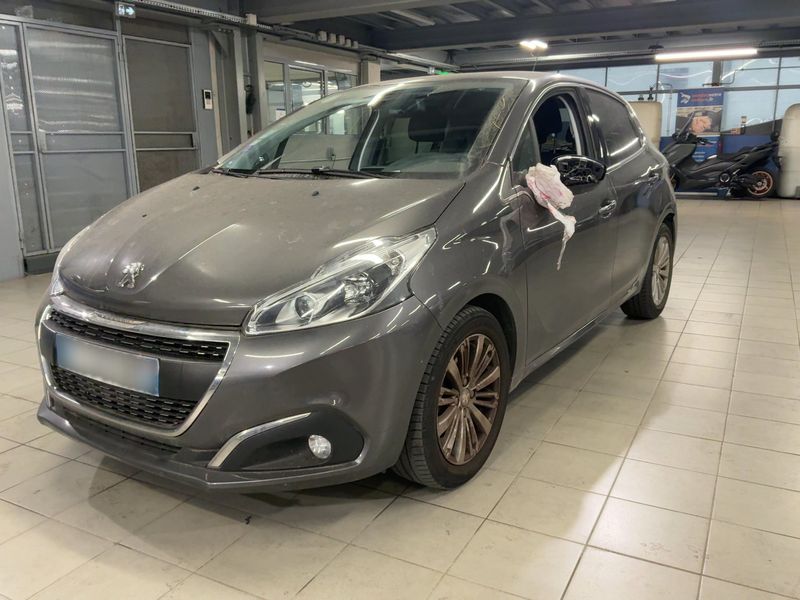 Peugeot 208 1.2 PureTech — 1/8