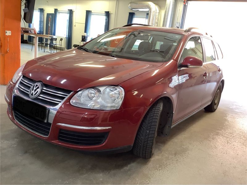 Volkswagen Golf V 1.9 TDI — 1/8