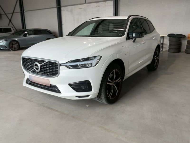 Volvo XC60 2.0 T8 Plug-in Hybrid — 1/8