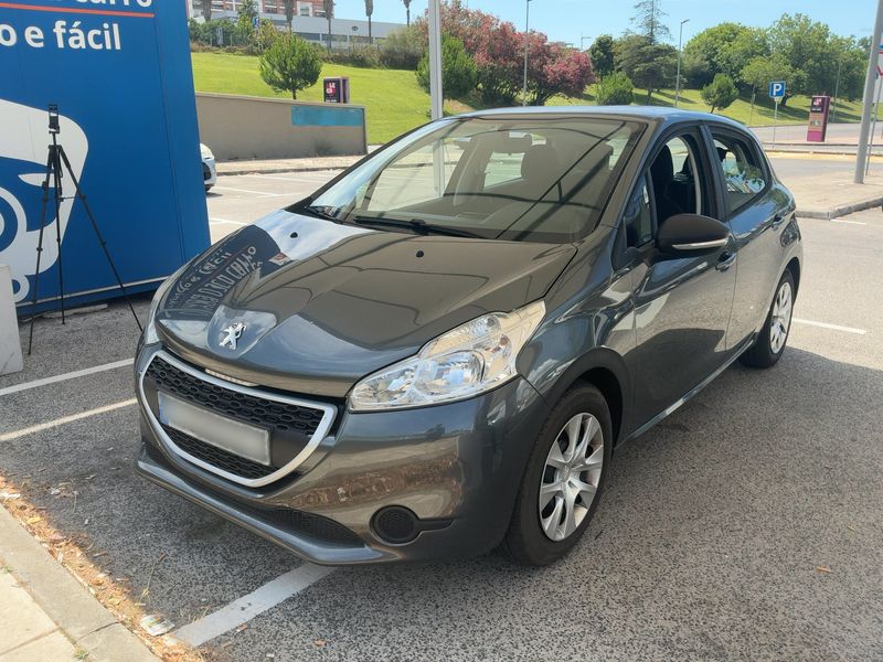 Peugeot 208 1.2 VTi — 1/8