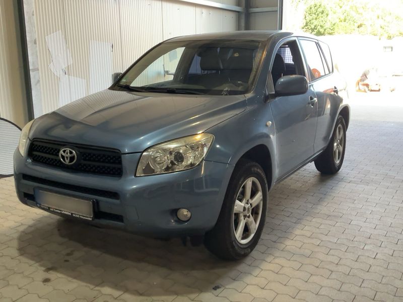 Toyota RAV 4 2.0 — фото 1