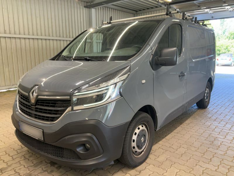 Renault Trafic 2.0 dCi — 1/8