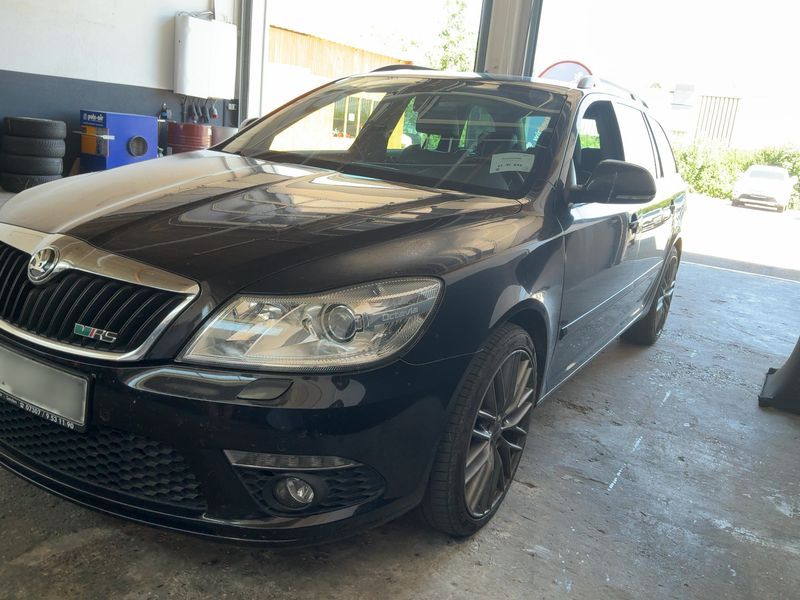 Skoda Octavia 2.0 TDI — 1/8