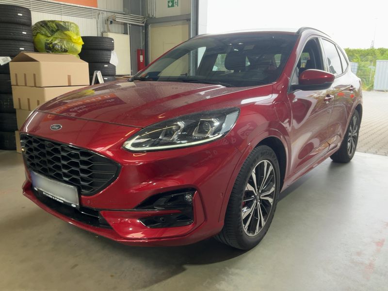 Ford Kuga 2.5 Plug-in Hybrid — фото 1
