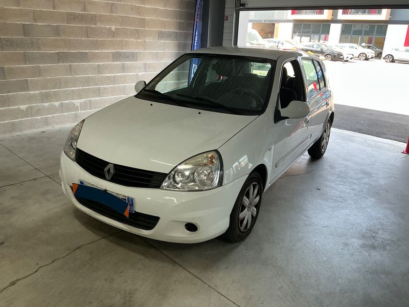 Renault Clio 1.5 dCi — фото 1